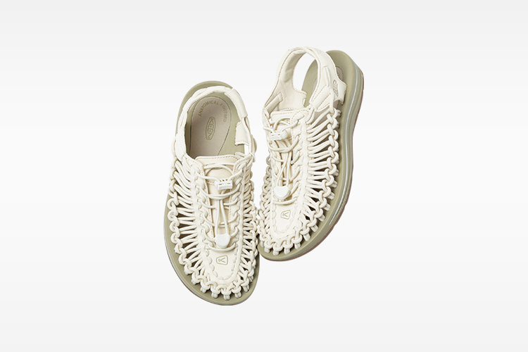 〈KEEN〉サンダル