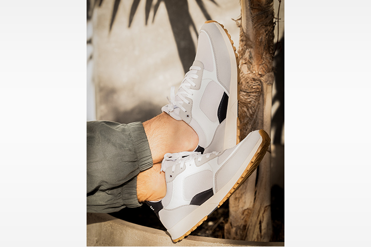 〈CLAE〉スニーカー