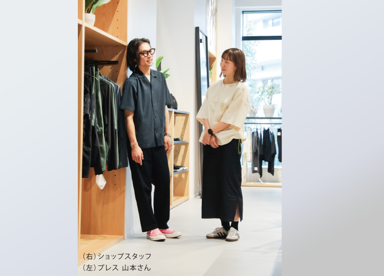 〈HELLY HANSEN〉（右）ショップスタッフ（左）プレス 山本さん